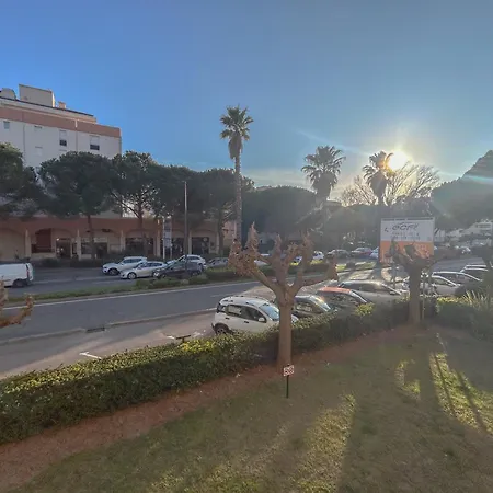 2 Pieces A Avec Parking * Fréjus